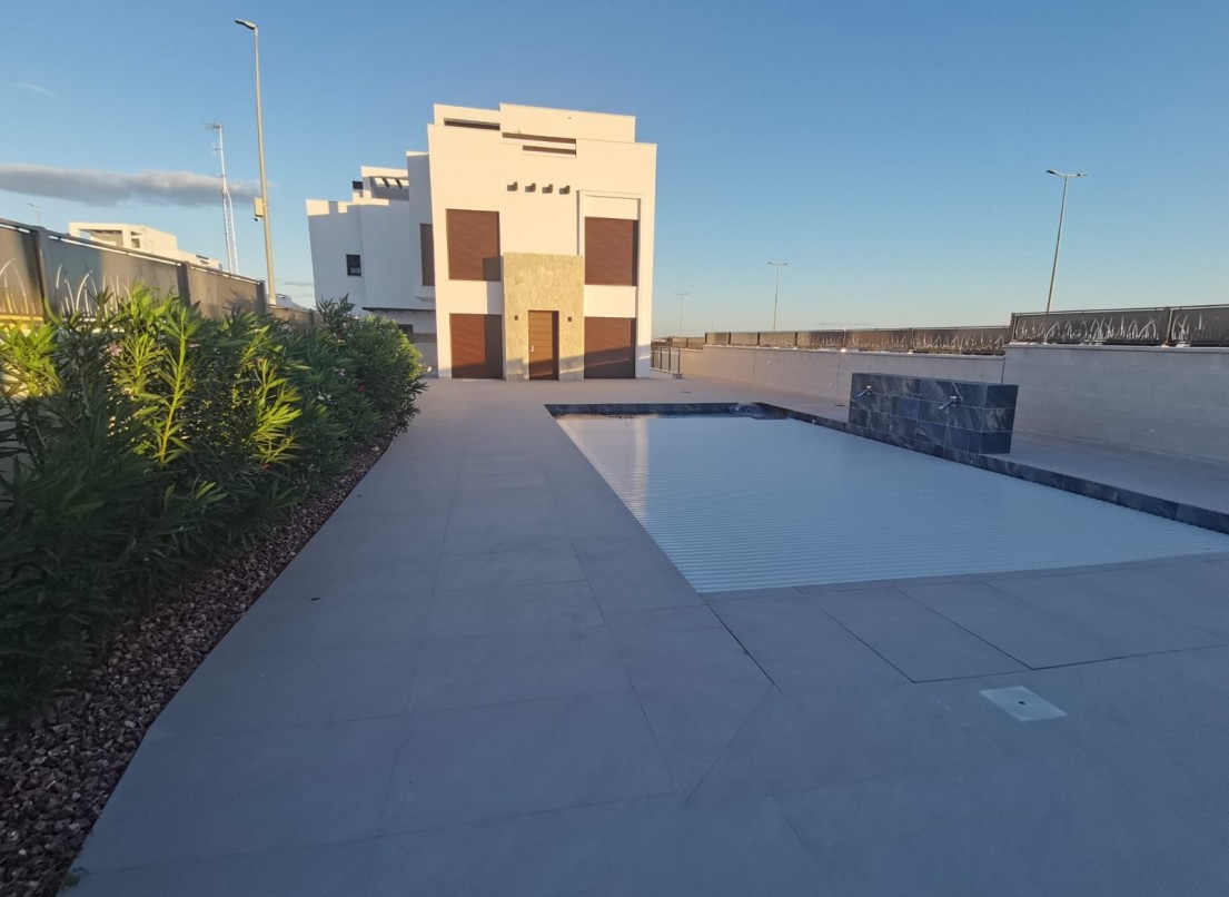 Obra Nueva - Chalet / Villa - Los Montesinos - La Herrada