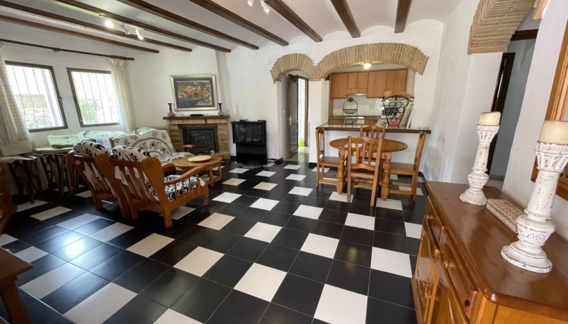 Resale - Villa - Denia